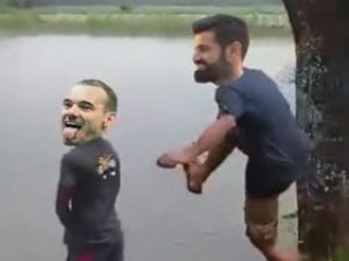 Volkan, Sneijder'e Tekme Atarsa...