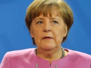 Merkel'den Türkiye'ye Destek Mesajı