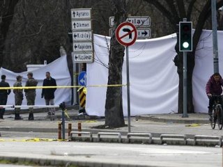 Ankara'da Zarar Gören Otobüsler Ve Otomobil Kaldırıldı