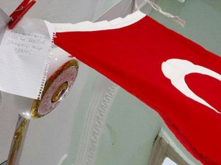 Güvenlik Güçlerini Duygulandıran Not