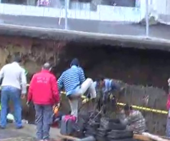 Bursa'da İnşaatta Göçük!