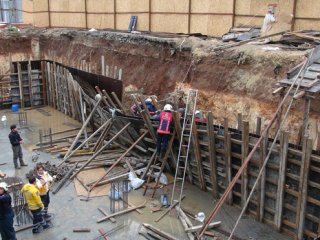 Bakırköy'de Bina Çöktü!
