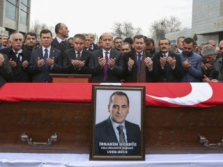 Bu Ölüm AK Parti'yi Yasa Boğdu