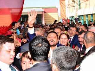 Meral Akşener Genel Başkan Gibi Karşılandı