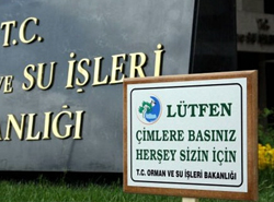 "Çimlere Basınız"
