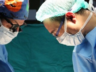 Türk Doktor Kosovalı Çocuklara Umut Oldu