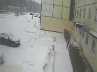 Tecavüzden Kurtulmak İçin 4. Kattan Atladı