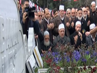 Necmettin Erbakan mezarı başında anıldı