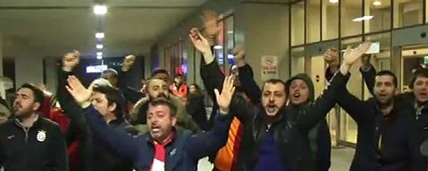 Galatasaray'a Havaalanında Küfürlü Protesto