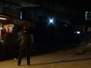 Polis Araçlarına Molotoflu Ve Silahlı Saldırı