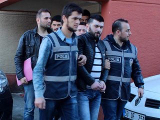 Evindeki Gizli Bölmede Yakalandı