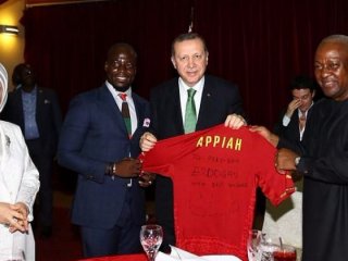 Eski Fenerbahçeli Futbolcudan Erdoğan'a Hediye