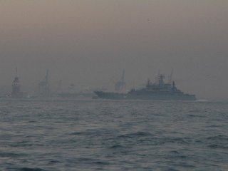 Rus Savaş Gemisi Boğazdan Geçti