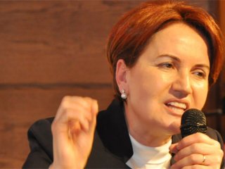 Meral Akşener partililerle bir araya geldi