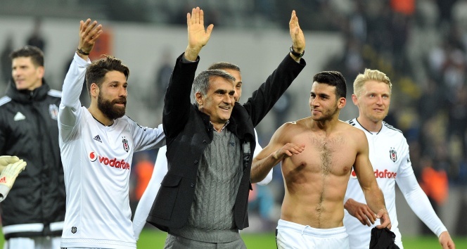 Güneş'ten taraftara selam!