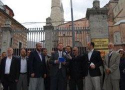 Ayasofya'da 30 bin kişi saf tutacak