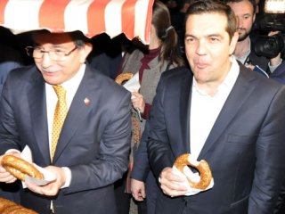 İki Başbakan gevrek yedi