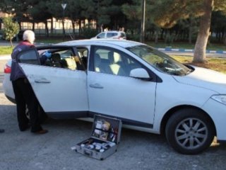 Eski bakanın kardeşine hırsızlık şoku!