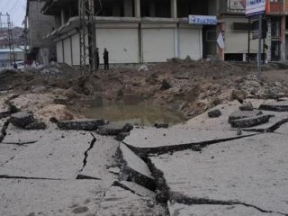 Zırhlı aracın geçişi sırasında patlama