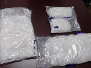 Vücuduna 2 kilo uyuşturucu sardı