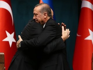 Uzun süre sarıldılar!