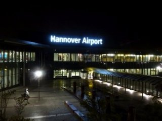 THY uçağı indi, havalimanı kapatıldı