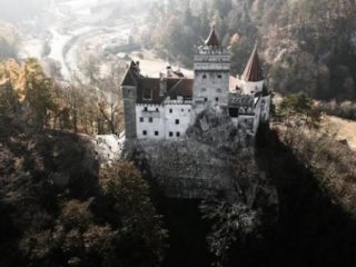 Dracula'nın 80 milyon dolarlık kalesi!