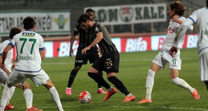 Akhisar sahasında berabere kaldı
