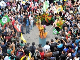 Yüksekdağ ölümlerin ardından halay çekti