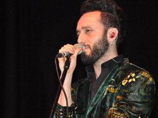 Saldırıya rağmen konser verdi!