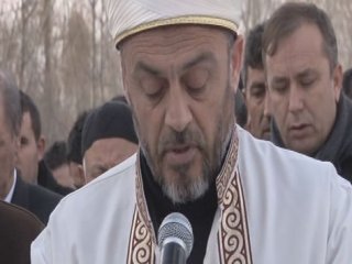 Şehit babasına en acı görev