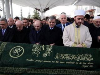 Milli Görüş'ün duayen ismi toprağa verildi