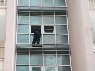 Ezan okununca intihardan vazgeçti!