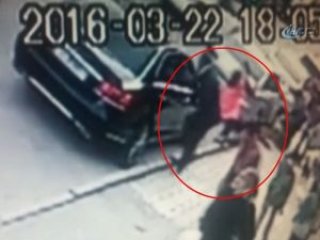 İş adamına silahlı saldırı kamerada!