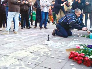 Belçika'da YPG mum dikti