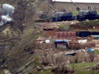 PKK'lılar Derecik'te sınır bölüğüne ateş açtı