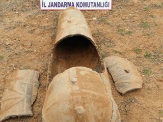 Traktörün pulluğuna bakın ne takıldı!