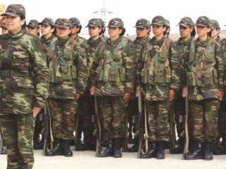 Kadınlara zorunlu askerlik geliyor