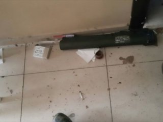 Gece görüş dürbünleri ve lav silahı ele geçirildi