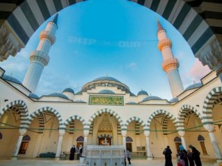 ABD'nin en büyük camisi açılıyor