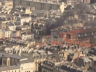Paris'te patlama meydana geldi!