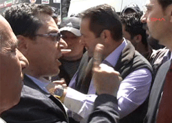 Özdal Üçer polisi tehdit etti