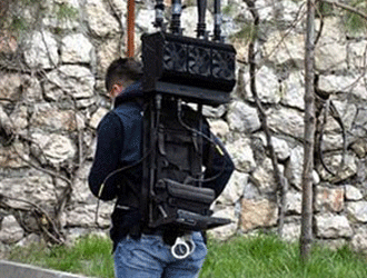 O polis sırtında ölüm taşımış