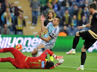 Fener ağır yaralı!