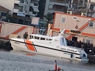İlk mülteci kafilesi Türkiye'ye doğru yola çıktı