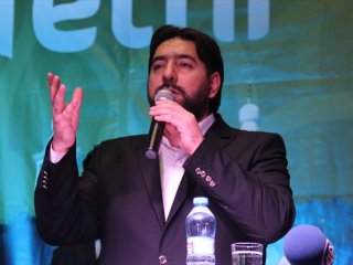 Gökten Bela Olarak Taş Yerine “Yasak İlişki” Yağıyor