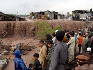 Pakistan'da şiddetli yağışlar 63 can aldı