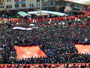 Bağlar şehidi Tamer Aktaş’ı memleketi 15 bin kişi uğurladı