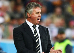 Hiddink, Anzhi ile sözleşmesini yeniledi