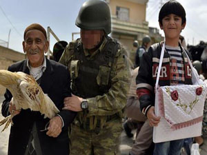 Boyunlarında Kur'an, kucaklarında hayvanlarıyla çıktılar